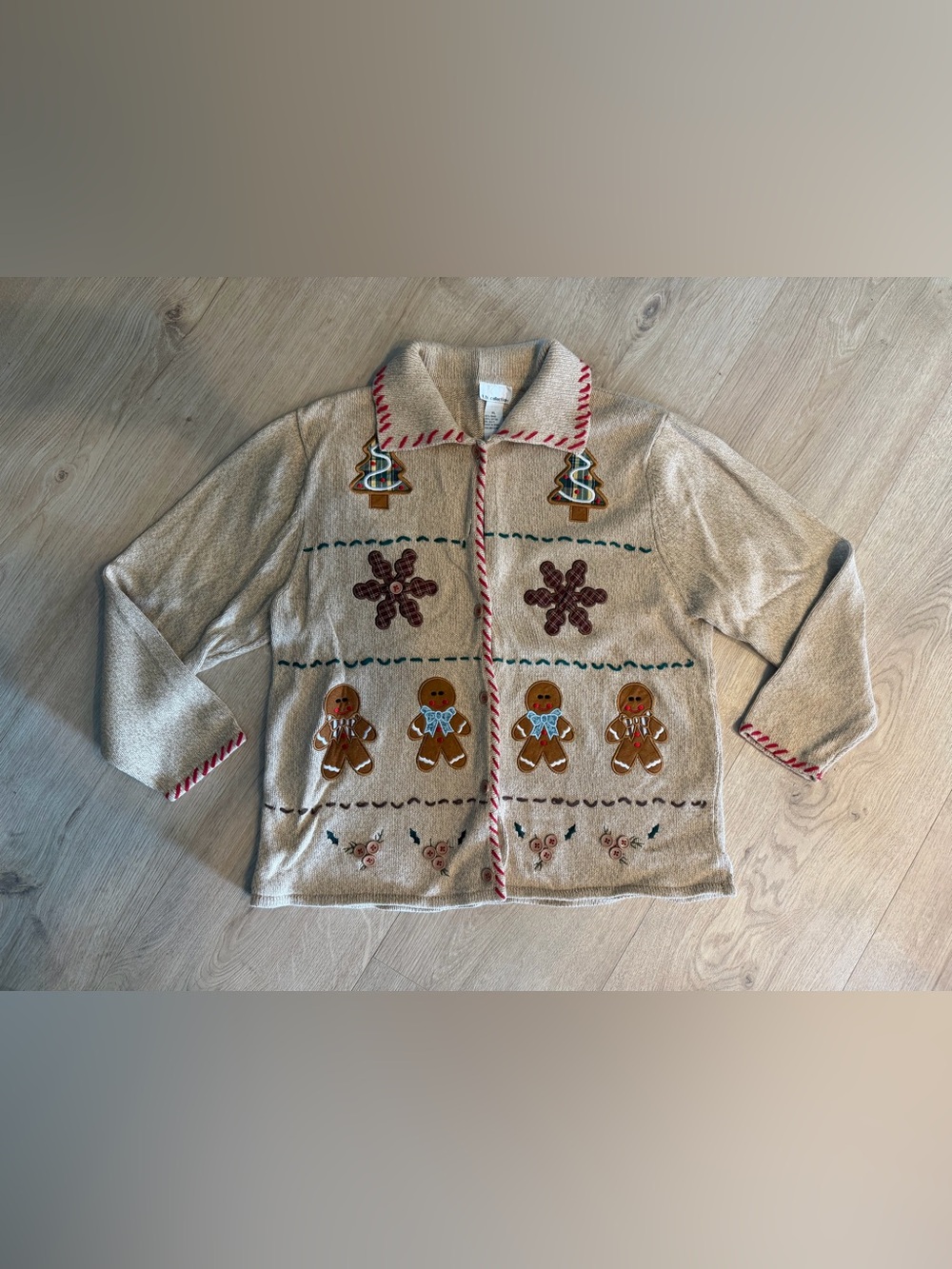 Women’s Beige Holiday Christmas Gingerbread Button embroidered Cardigan Size XL